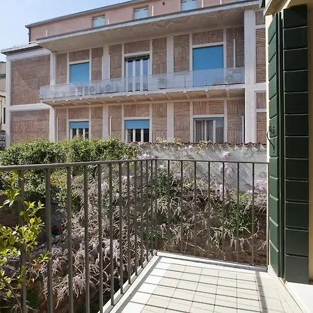 Locappart Santa Croce Apartment *